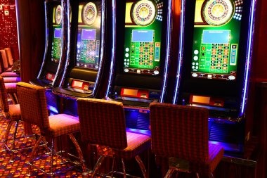 wdbos heylink mobile app interface showing live football markets and casino games